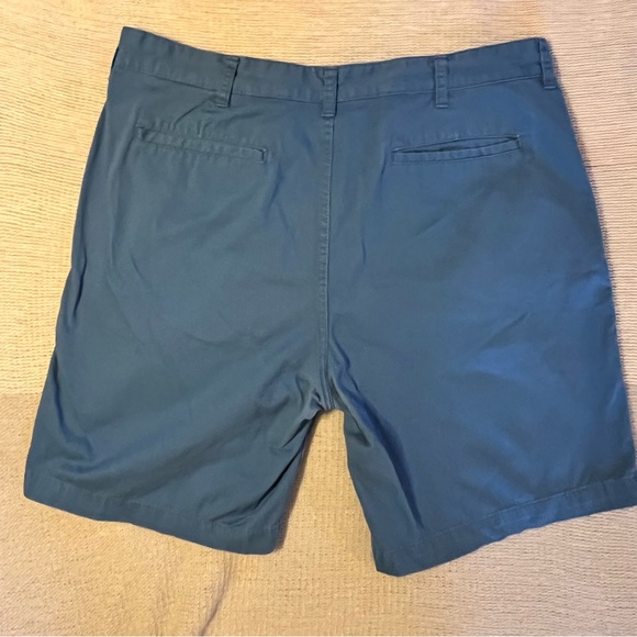 🩳 Men’s St Johns Bay khaki shorts. Size 38 waist - Picture 3 of 7
